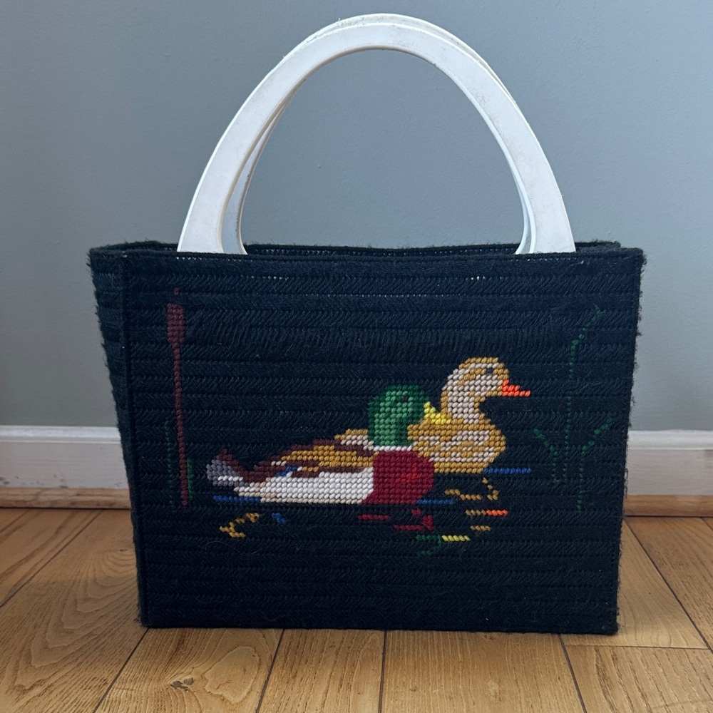 Vintage 70/80’s needlepoint tote bag‎ white handles duck motif
